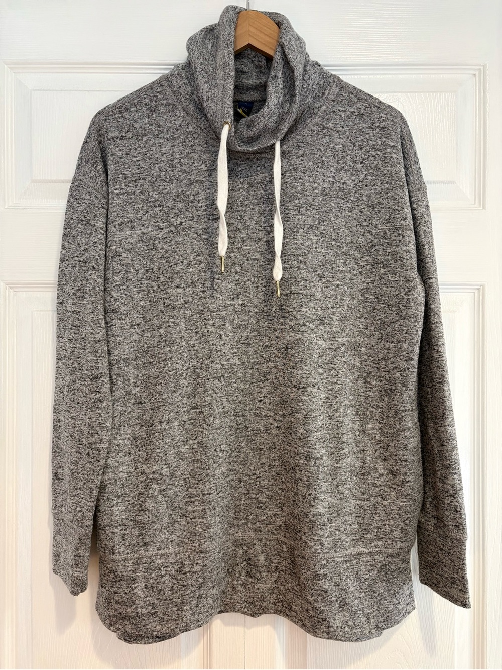 Old Navy Women’s Cozy Gray Funnel Neck Pullover with Drawstring, Size M